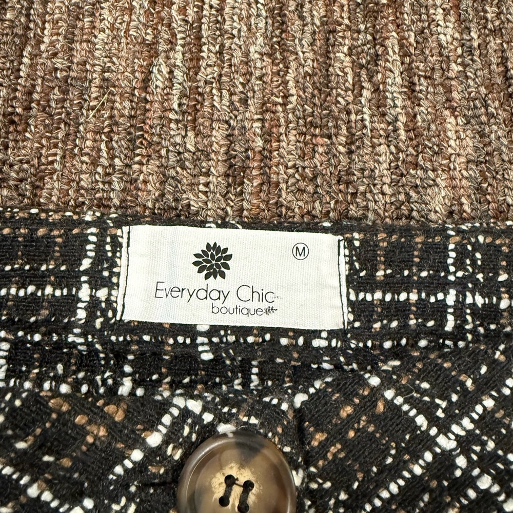 Everyday Chic Boutique Tweed Frayed Hem Black and White Old Money Mini Skirt Med - Picture 4 of 7